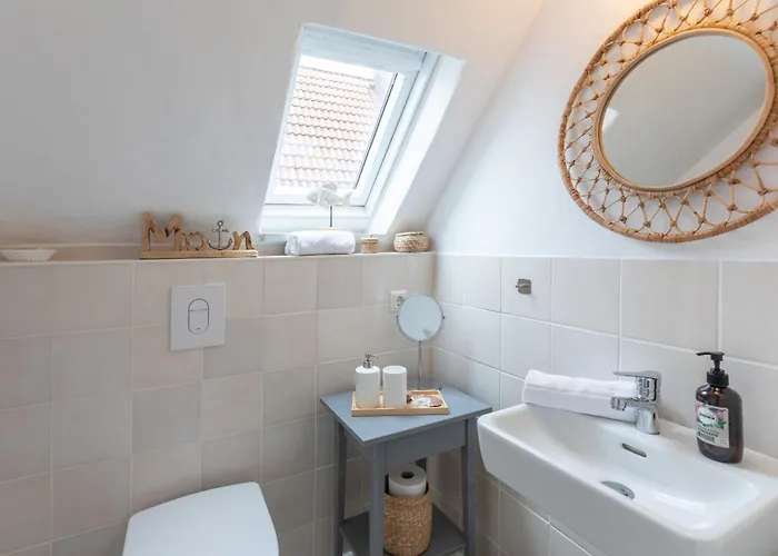 Hus Rode Doer Feriehus Oldenswort