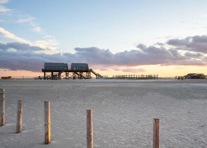 Hus Rode Doer Feriehus Oldenswort